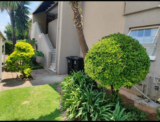 2 BEDROOM COMPLEX FOR SALE IN RAVENSWOOD